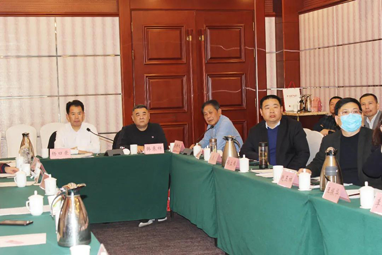 山東省木材與木制品協(xié)會(huì)第六屆五次會(huì)員代表大會(huì)在濟(jì)南成功舉行